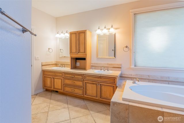 724 Alma Lane SE, Olympia, WA 98513
