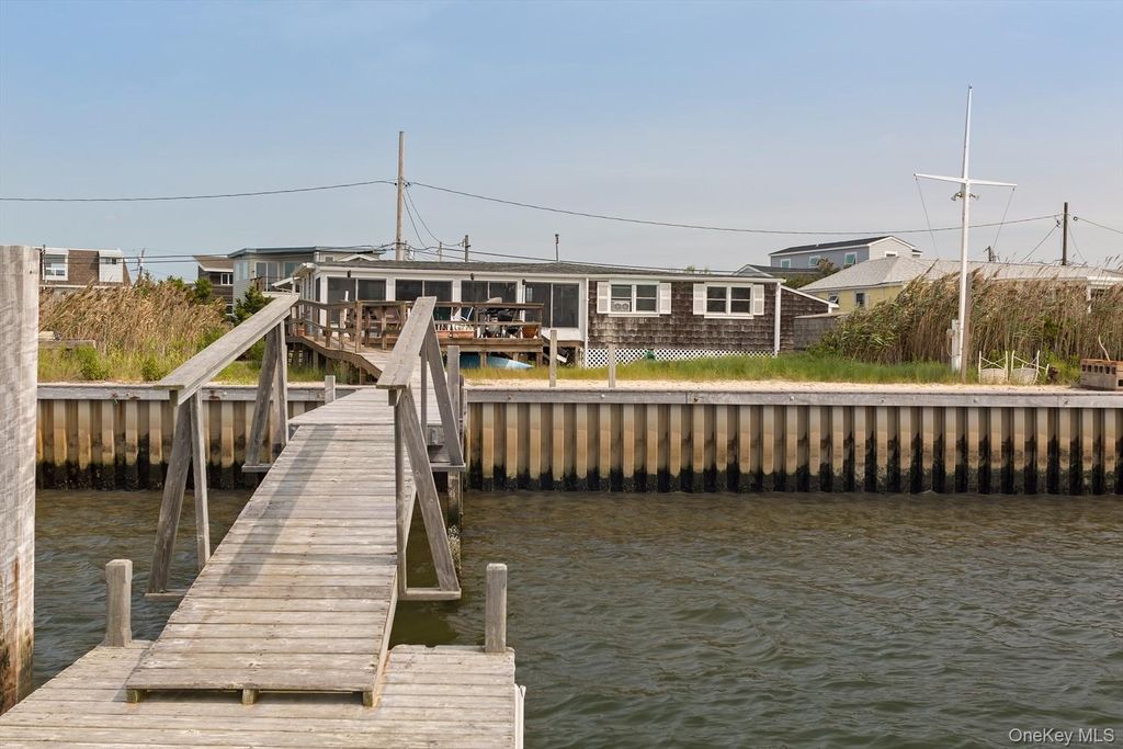 39 Point Road, Westhampton Beach, NY 11978