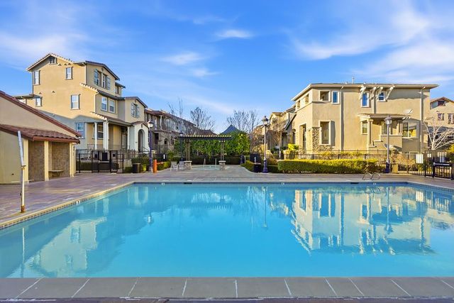 969 Mente Linda Loop, Milpitas, CA 95035