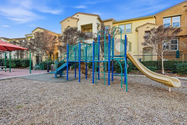 969 Mente Linda Loop, Milpitas, CA 95035