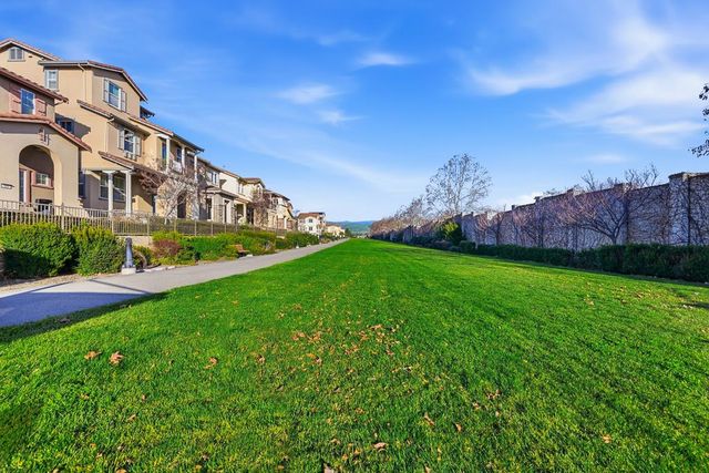 969 Mente Linda Loop, Milpitas, CA 95035