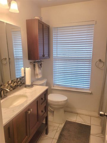 921 Brookhaven Drive, Lancaster, TX 75134