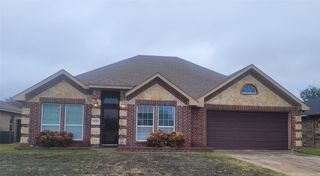 921 Brookhaven Drive, Lancaster, TX 75134