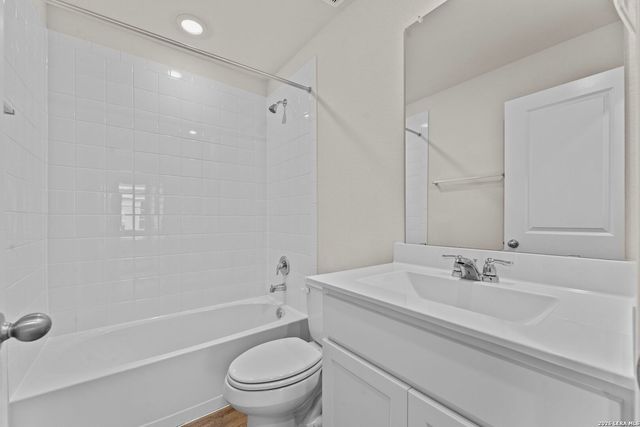 210 Langston Dr, Maxwell, TX 78640