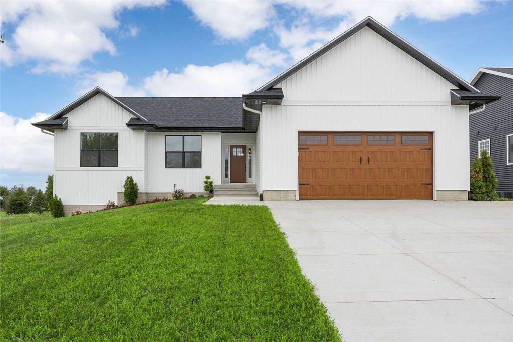 200 Cherry Park Drive NW, Cedar Rapids, IA 52405