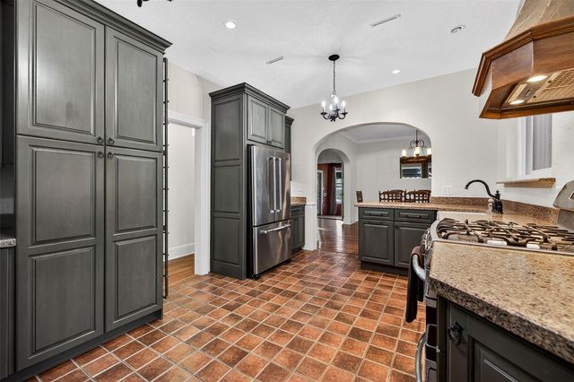 745 16TH AVENUE NE, St Petersburg, FL 33704