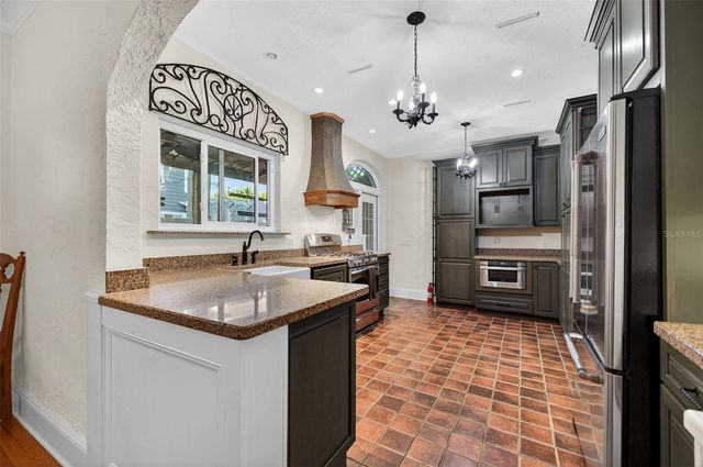 745 16TH AVENUE NE, St Petersburg, FL 33704
