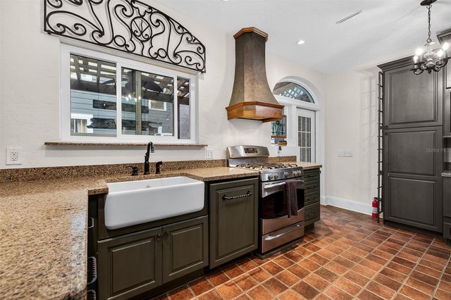 745 16TH AVENUE NE, St Petersburg, FL 33704