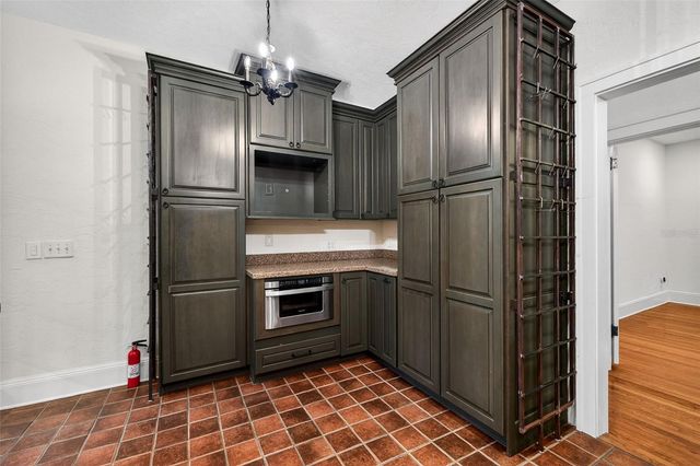 745 16TH AVENUE NE, St Petersburg, FL 33704