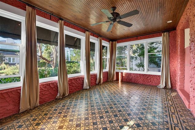 745 16TH AVENUE NE, St Petersburg, FL 33704