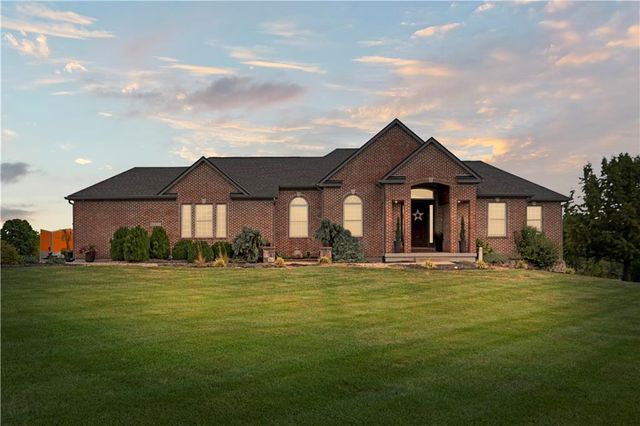 12937 S Alley Jackson Road, Lee's Summit, MO 64086