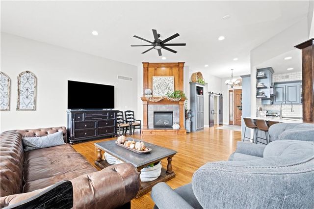 12937 S Alley Jackson Road, Lee's Summit, MO 64086