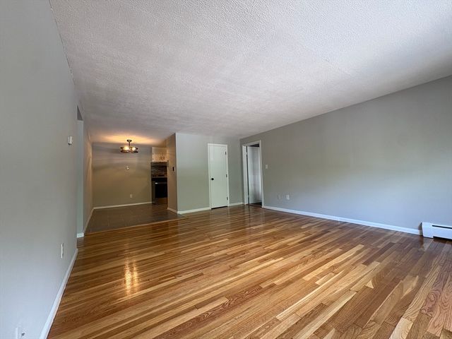 1 Albert Dr 8, Woburn, MA 01801