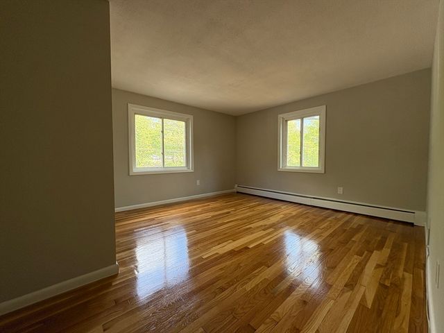 1 Albert Dr 8, Woburn, MA 01801