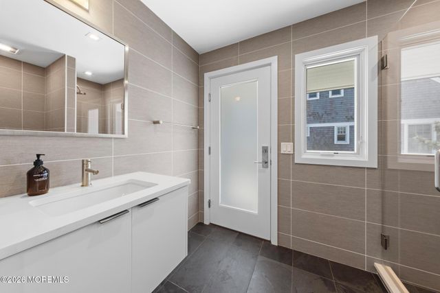 1433 Ocean Avenue, Mantoloking, NJ 08738