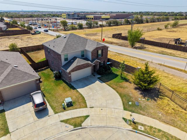 4749 Greenham Lane, Fort Worth, TX 76036