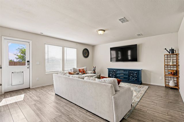 4749 Greenham Lane, Fort Worth, TX 76036