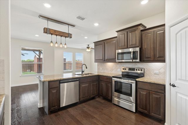 1021 Brownford Drive, Fort Worth, TX 76028