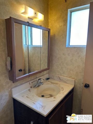 2435 E Wayne Road, Palm Springs, CA 92262