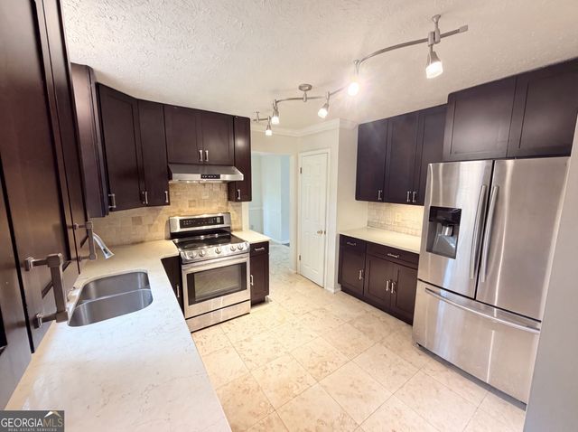 215 Arbour Run, Suwanee, GA 30024