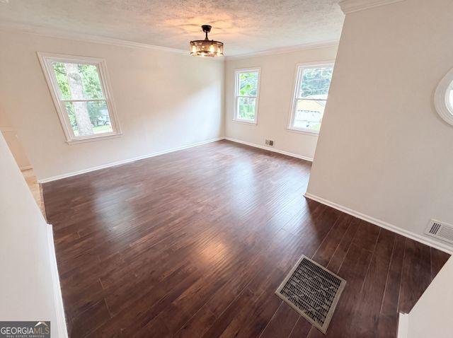 215 Arbour Run, Suwanee, GA 30024