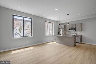 1205 S 15TH ST #1B, Philadelphia, PA 19146
