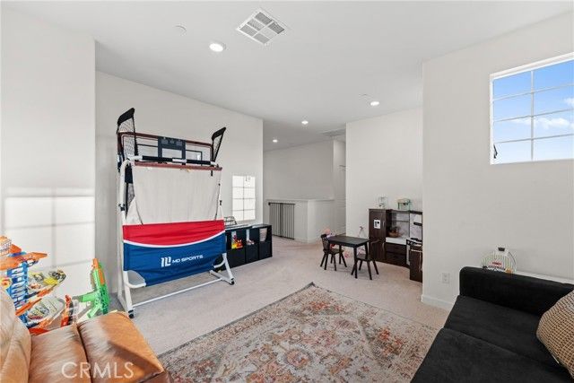 16724 Grapefruit, Fontana, CA 92336