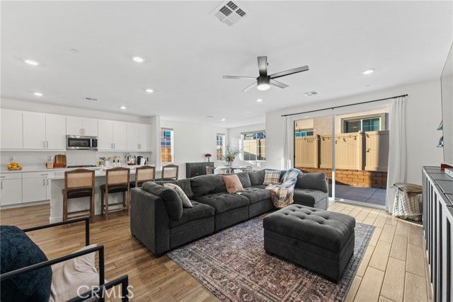 16724 Grapefruit, Fontana, CA 92336