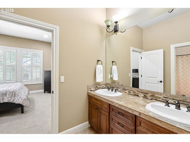 1010 Nw 44TH Ave, Camas, WA 98607