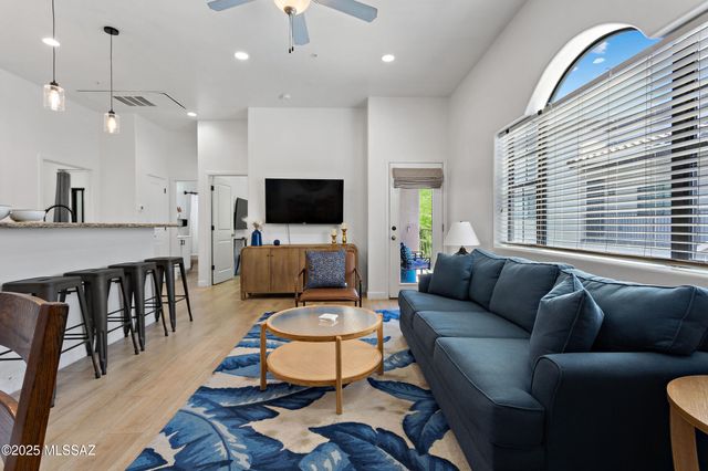 2028 E River Rd Unit 205, Tucson, AZ 85718