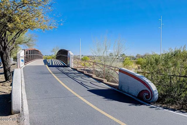 2028 E River Rd Unit 205, Tucson, AZ 85718