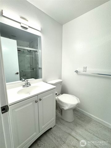 12602 Military Road E, Puyallup, WA 98374