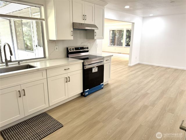 12602 Military Road E, Puyallup, WA 98374