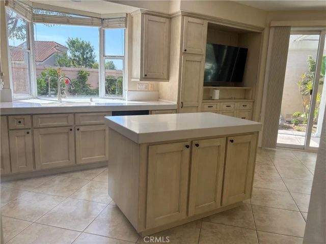 21261 Manzanillo, Mission Viejo, CA 92692