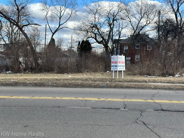 3302 E 7 MILE Road, Detroit, MI 48234