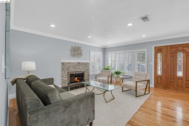 809 Gridley St, San Jose, CA 95127