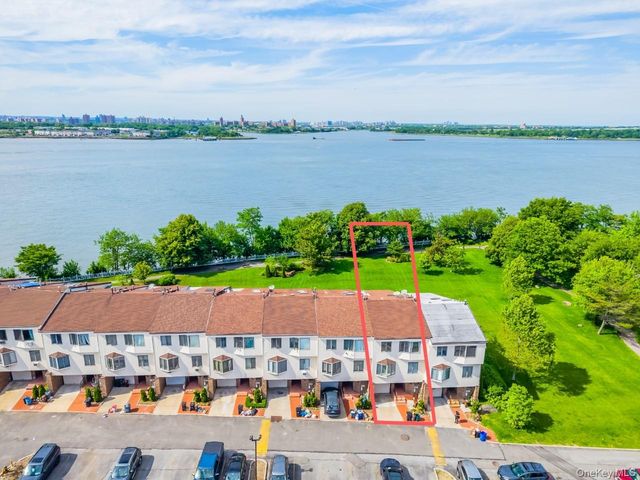 12027 Riviera Court 2B, College Point, NY 11356
