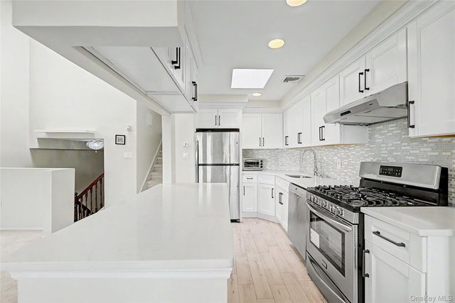 12027 Riviera Court 2B, College Point, NY 11356