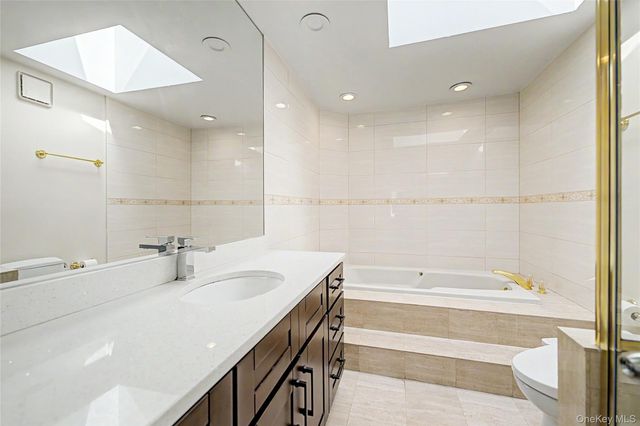 12027 Riviera Court 2B, College Point, NY 11356