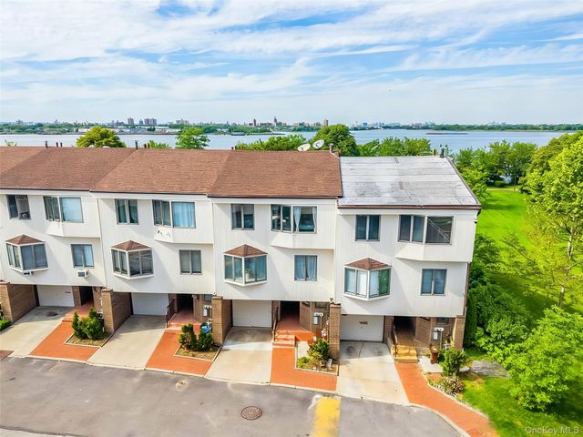 12027 Riviera Court 2B, College Point, NY 11356