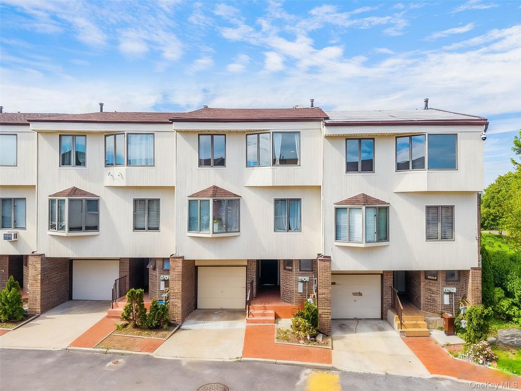 12027 Riviera Court 2B, College Point, NY 11356