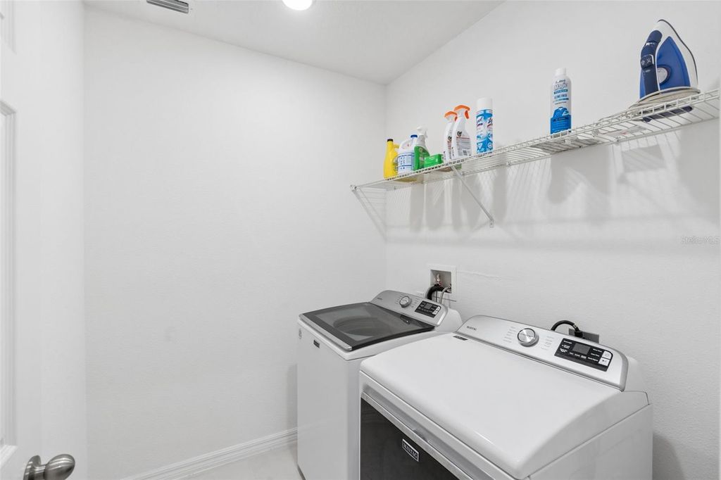 Image 28 of property listing at 687 CAMPO LANE, Davenport, FL 33837