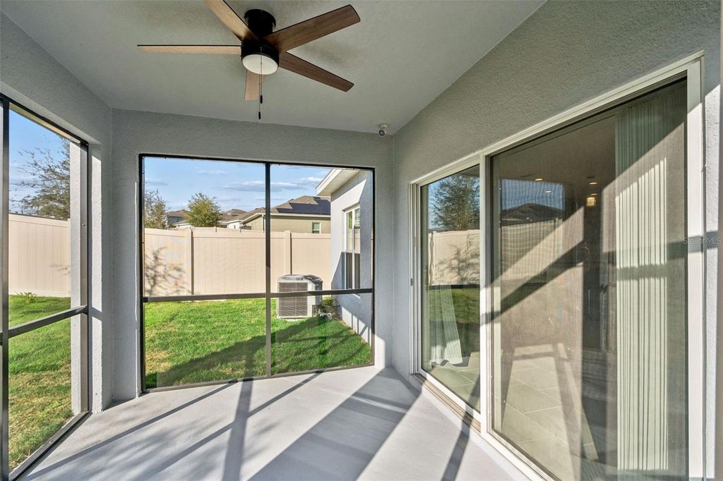 Image 31 of property listing at 687 CAMPO LANE, Davenport, FL 33837