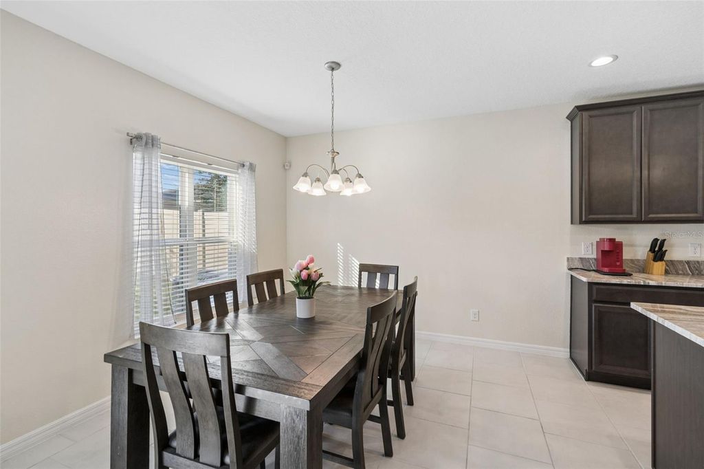 Image 10 of property listing at 687 CAMPO LANE, Davenport, FL 33837