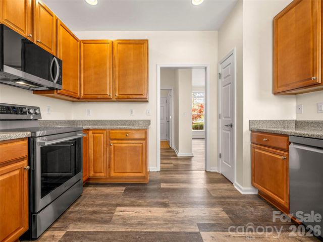 33 W Hiawassee Road, Fletcher, NC 28732
