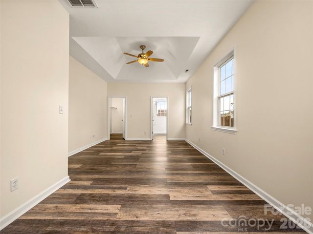 33 W Hiawassee Road, Fletcher, NC 28732