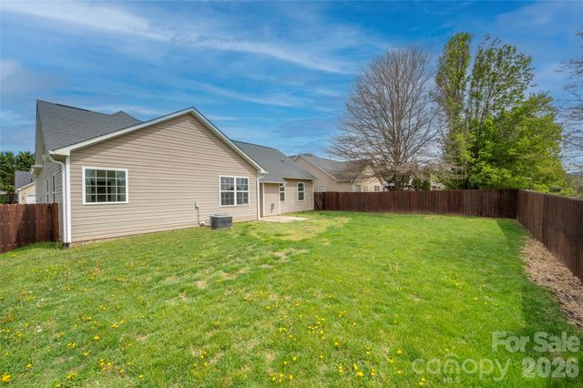 33 W Hiawassee Road, Fletcher, NC 28732
