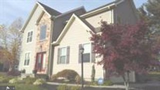 2831 PRIMROSE LN N, York, PA 17404