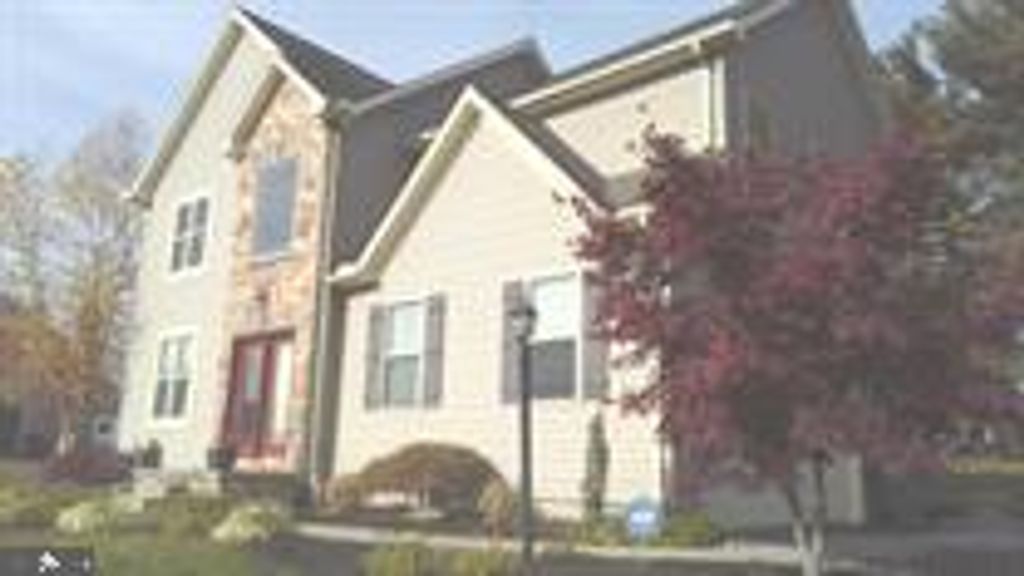 2831 PRIMROSE LN N, York, PA 17404