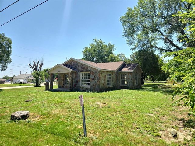 210 W AVENUE A, Garland, TX 75040